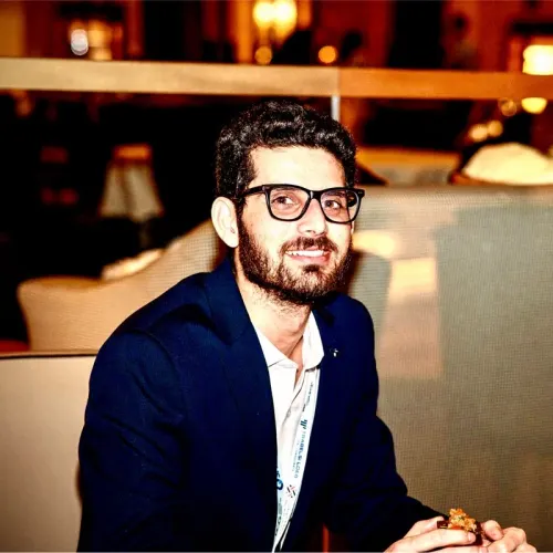 Portrait of Shadab Hussain